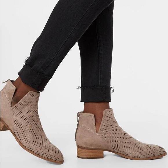 BKE Shoes - BKE Women’s Lolita Ankle Boot sz: 6
